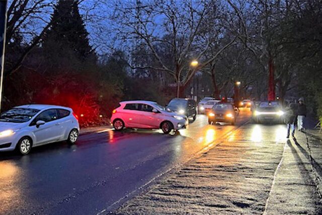 Morgendliches Verkehrschaos an der Schweizer Allee