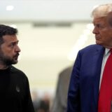 Selenskyj und Trump sprechen miteinander.