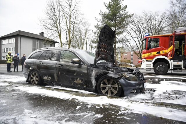 Der abgelöschte Pkw auf der Breite Straße in Alt-Marl.
