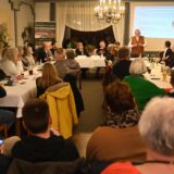 Wilfried Krokowski von der IG Dimker moderierte am Freitagabend (7.2.) die Infoveranstaltung zur geplanten ZUE im Dorstener Stadtteil Wulfen.