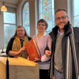 Pastoralreferentin Judith Pieper (l.) und Pfarrer Wolfgang Stübbe leiten die Pfarrei Liebfrauen, Monika Mühlenbrock unterstützt als Sprecherin des Pfarreirats.
