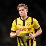 Daniel Svensson schaut zur Seite.