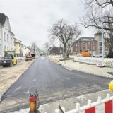 Blick auf die neue Asphaltdecke an der Hochstraße in Waltrop.