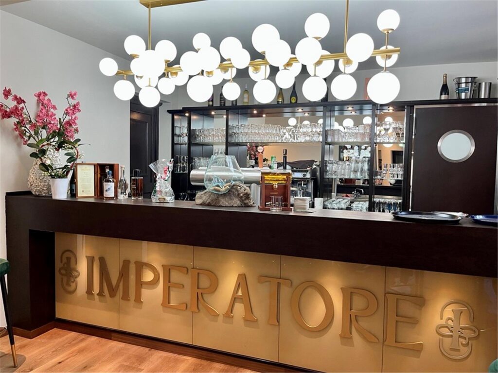 Theke des neuen Restaurants 