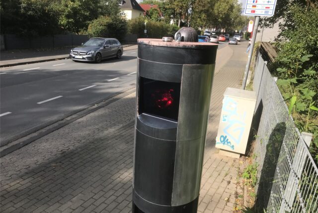 Die Blitzer-Säule an der Recklinghauser Straße in Ickern an der Stadtgrenze zu Dortmund-Mengede. Sie löst selten aus. Noch seltener aber ertappte die Säule an der Leveringhauser Straße Temposünder.