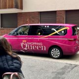 Der bekannte „Shopping Queen“-Bulli stand am Montagnachmittag in Dortmund vor der Thier-Galerie.