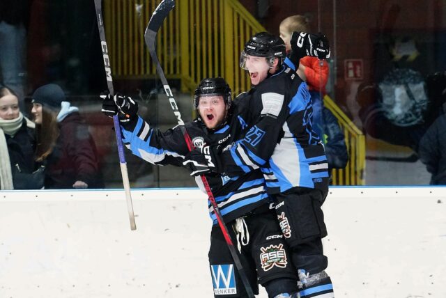 Die Ankündigung für das Eishockey-Spiel.
