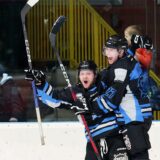 Die Ankündigung für das Eishockey-Spiel.