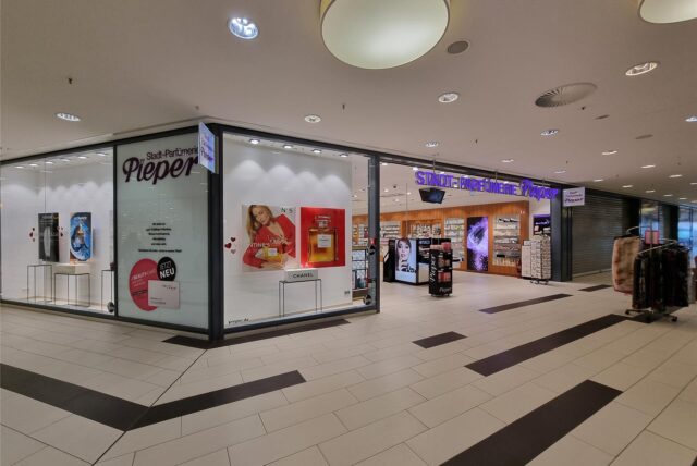 Der Eingang der Parfümerie Pieper in der Stadtgalerie Datteln.