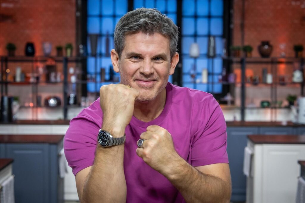 Teilnehmer Steffen Groth im Studio von "Das große Promibacken" 2025.