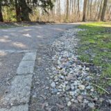 Kies am Wegensrand im Dattelner Höttingpark