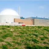 Blick auf das niederländische Atomkraftwerk Borssele