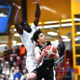 Lukas Vasiliu (Citybasket Recklinghausen) zieht zum Korb
