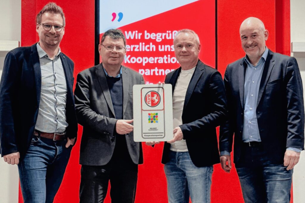 Maurice Hampel (Geschäftsführer FLVW Marketing GmbH), Horst Fischer (Geschäftsführer IGA 2027), Manfred Schnieders (Präsident FLVW) und IGA-Marketingleiter Patrick Krian (v. l.) Maurice Hampel (Geschäftsführer FLVW Marketing GmbH), Horst Fischer (Geschäftsführer IGA 2027), Manfred Schnieders (Präsident FLVW) und IGA-Marketingleiter Patrick Krian (v. l.)