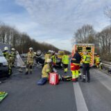 Einsatzkräfte am Unfallort auf der A43 in Recklinghausen