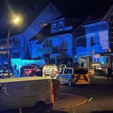 Eine Verfolgungsfahrt in Dortmund-Eving endete mit der Kollision des Fluchtfahrzeugs mit einem Streifenwagen.