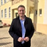 Michael Breilmann besuchte um die Mittagszeit das Wahllokal in der Elisabethschule in Castrop-Rauxel.