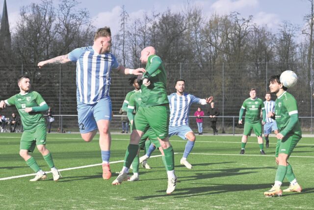Kopfballtor von Dominik Pollmann (SuS Polsum) gegen die SG Suderwich.