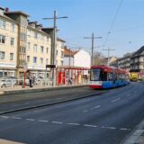 Eine Stadtbahn an der Haltestelle „Am Zehnthof“ in Dortmund