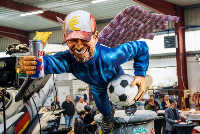 Der Mainzer Carneval-Verein präsentiert die Motivwagen für den Rosenmontagszug: Jürgen Klopp auch dabei
