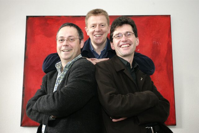 Klerikale Wohngemeinschaft: Die drei Pfarrer (v.l.) Peter Lenfers, Norbert Caßens und Bernd Hante lebten von 1997 bis 2009 zusammen im Pfarrhaus Liebfrauen.