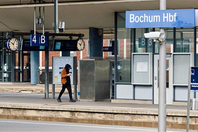 Der Hauptbahnhof Bochum wird 2025 wegen Umbaumaßnahmen lange gesperrt – Pendler müssen sich auf massive Änderugen einstellen