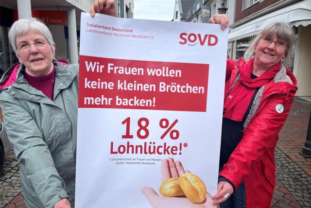 Barbara Wergau (l.) und Heike Harich (r.) vom SoVD-Ortsverband Lippramsdorf-Haltern