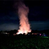 Das Osterfeuer beim Feuerwehrverein Ahsen.