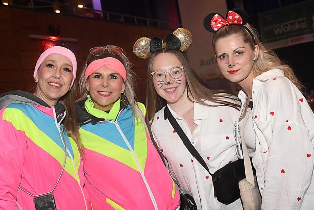 Gute Laune und bunte Kostüme: Das war die Karnevalsgala mit After-Show-Party in der Europahalle in Castrop-Rauxel 2025.
