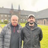 Peter Glodowski und Sebastian Prooij in der Vorburg