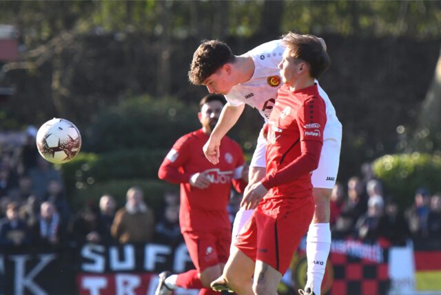 Fußball Oberliga Westfalen 2. März 2025, Jule-Ludorf-Sportanlage; Spvgg. Erkenschwick – SV Schermbeck 0:3. Lennard Isensee