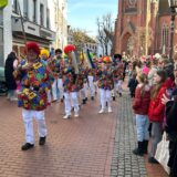 Karnevalisten in Halterns Innenstadt.