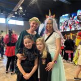 Besucher beim Kinderkarneval 2025 im Eventzentrum Marl-Sinsen in Richtung Bühne.