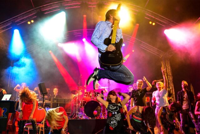 Spielfreude pur bei einem Auftritt des Rockorchesters Ruhrgebeat.