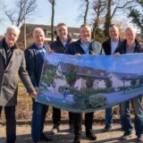 Einen Förderbescheid in Höhe von 3,6 Millionen Euro hat Landrat Bodo Klimpel (Mitte) in Waltrop „vorbeigebracht“.
