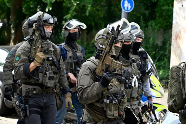 Beamte eines Spezialeinsatzkommandos im Einsatz