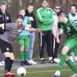 Stefan Starick (l.) trug gegen den SV Bossendorf überraschend die Kapitänsbinde bei Eintracht Waltrop.