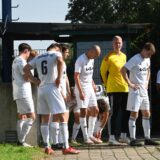 Spieler stehen im Kreis