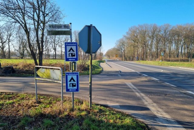 Ab Montag (10.3.) ist auf der B 235 zwischen Datteln und Olfen im Bereich Im Ringofen nur eine Spur frei und der Verkehr wird mit einer Baustellenampel geregelt.