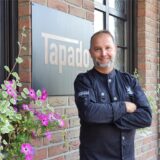 Gastronom Jörg Eul steht vor seinem Tapas-Restaurant „Tapado“.