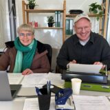 Das Team des „Büros für außerordentliche Schreibangelegenheiten“: Die beiden Autoren Caren Jeß und Tim Holland.