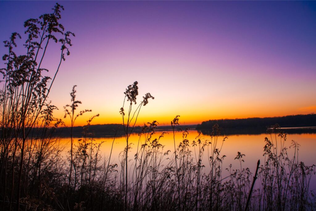 Sonnenuntergang und Dämmerung mit Blick über dem Halterner Stausee