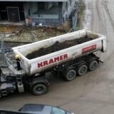 Ein Lkw fährt an Heiko Trespenhofers Fenster in Recklinghausen vorbei – auf dem Weg zum Baugebiet Kirschgärten an der Castroper Straße.