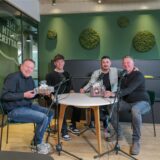 Maik Knoblich (Borussia Ahsen, 2.v.l.) und Levent Oral (Fenerbahce Marl, 3.v.l.) sind zu Gast im Medienhaus Bauer