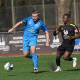 Der SV Wacker Obercastrop II (blaues Trikot) besiegte den RSV Holthausen mit 2:0 nach torloser erster Halbzeit.