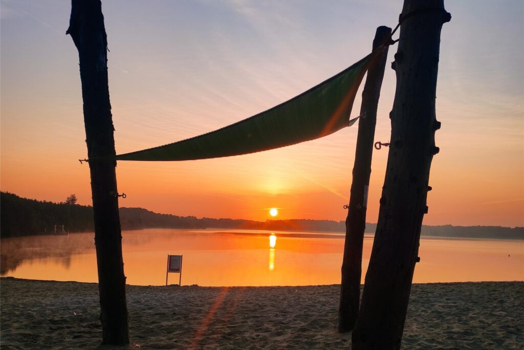 Sonnenuntergang am Silbersee im März 2025 in Haltern