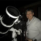 Astrofotograf Gerd Wüst beobachtet mit seinem Teleskop das Geschehen am Himmel über Dorsten.