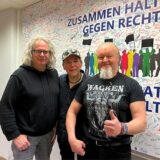 Jürgen Saalmann (links), Andre Haggeney (Mitte) und Reinhard Terwort (rechts) vom Rückbüro Haltern stehen vor einem Plakat