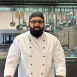 Majd ist unendlich dankbar, dass sein Ausbilder ihn vor drei Jahren überredet hat, eine Ausbildung zum Koch zu machen. Heute kann er sich ein Leben ohne Kochen gar nicht mehr vorstellen.