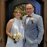 Das Brautppaar Marie Feller und Danilo Büchte steht im Rathaus in Recklinghausen.